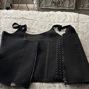 Black Waist Trainer top